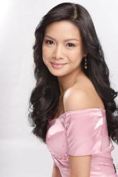 erich gonzales 03.jpg